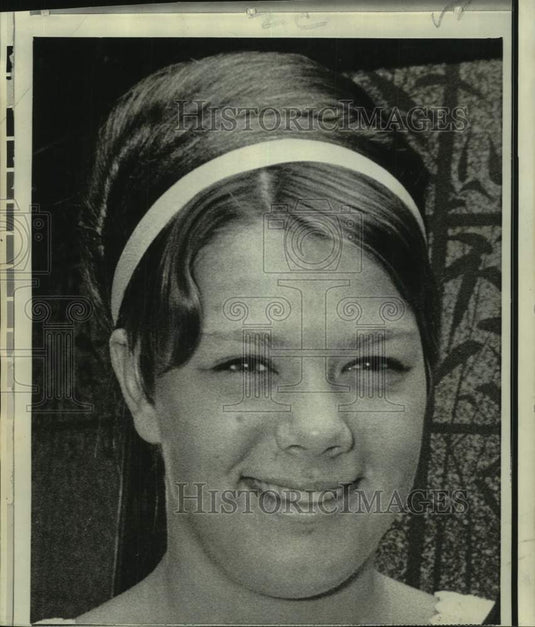 1970 Press Photo Swimmer Debbie Meyer selected female athlete of the year by AP - Historic Images