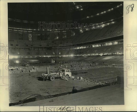 1974 Press Photo Interior view of Louisiana Superdome under construction- Historic Images