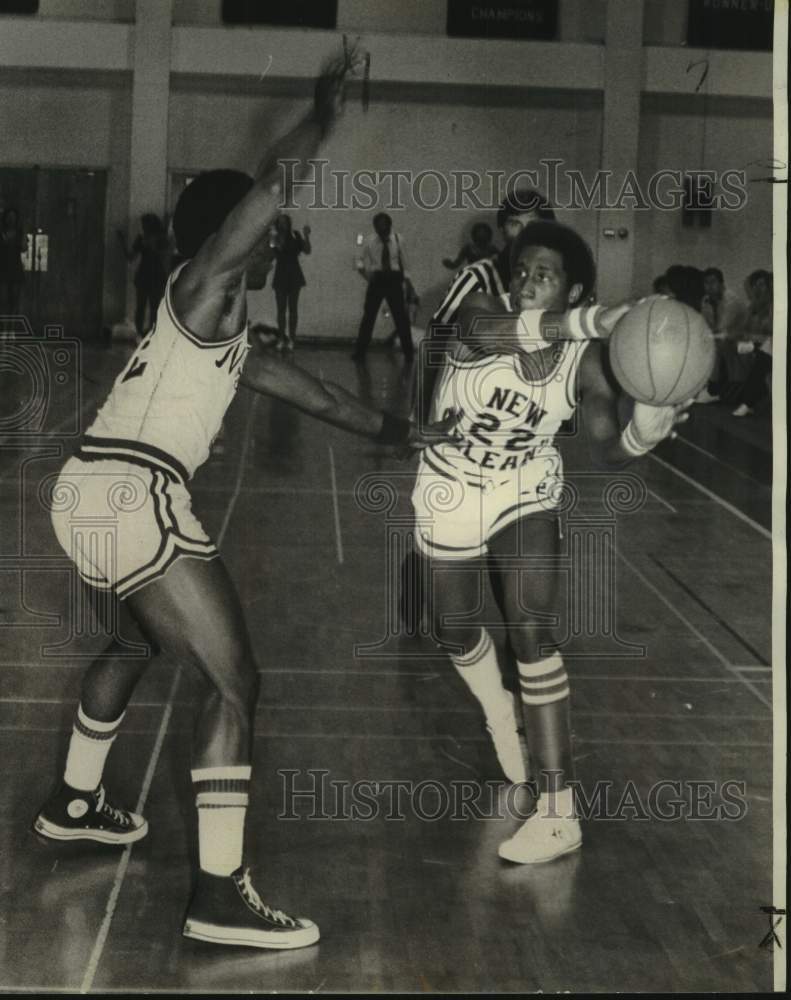 1976 Press Photo New Orleans college basketball player Nate Mills - nos23148 - Historic Images