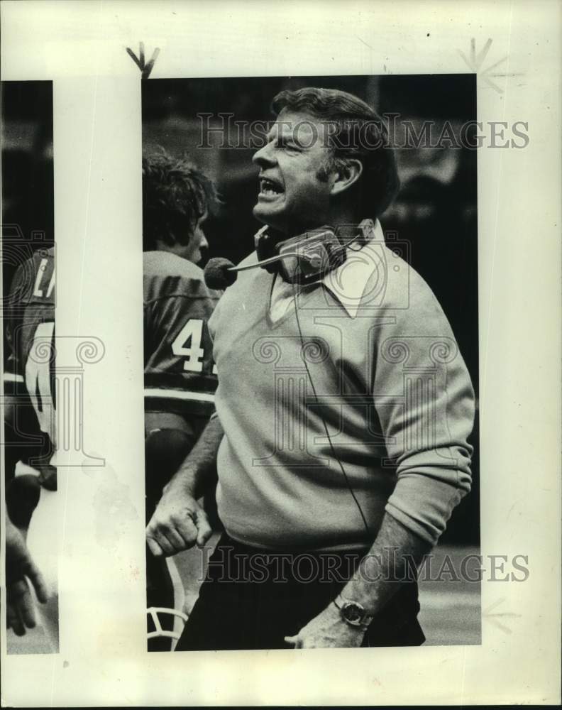 1978 Press Photo Denver Broncos head coach Red Miller exhorts his Broncos- Historic Images