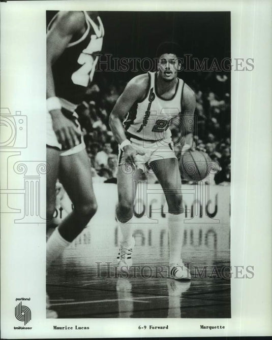 1977 Press Photo Portland Trailblazer basketball forward Maurice Lucas dribbles- Historic Images