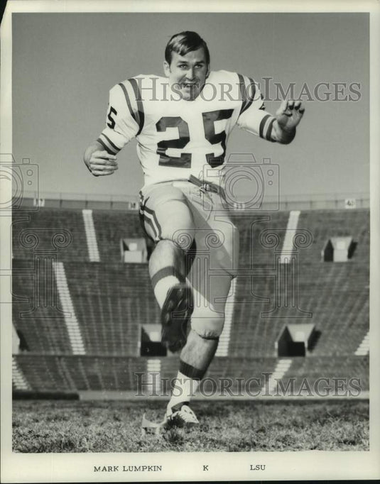 1971 Press Photo Louisiana State University football kicker Mark Lumpkin kicking- Historic Images