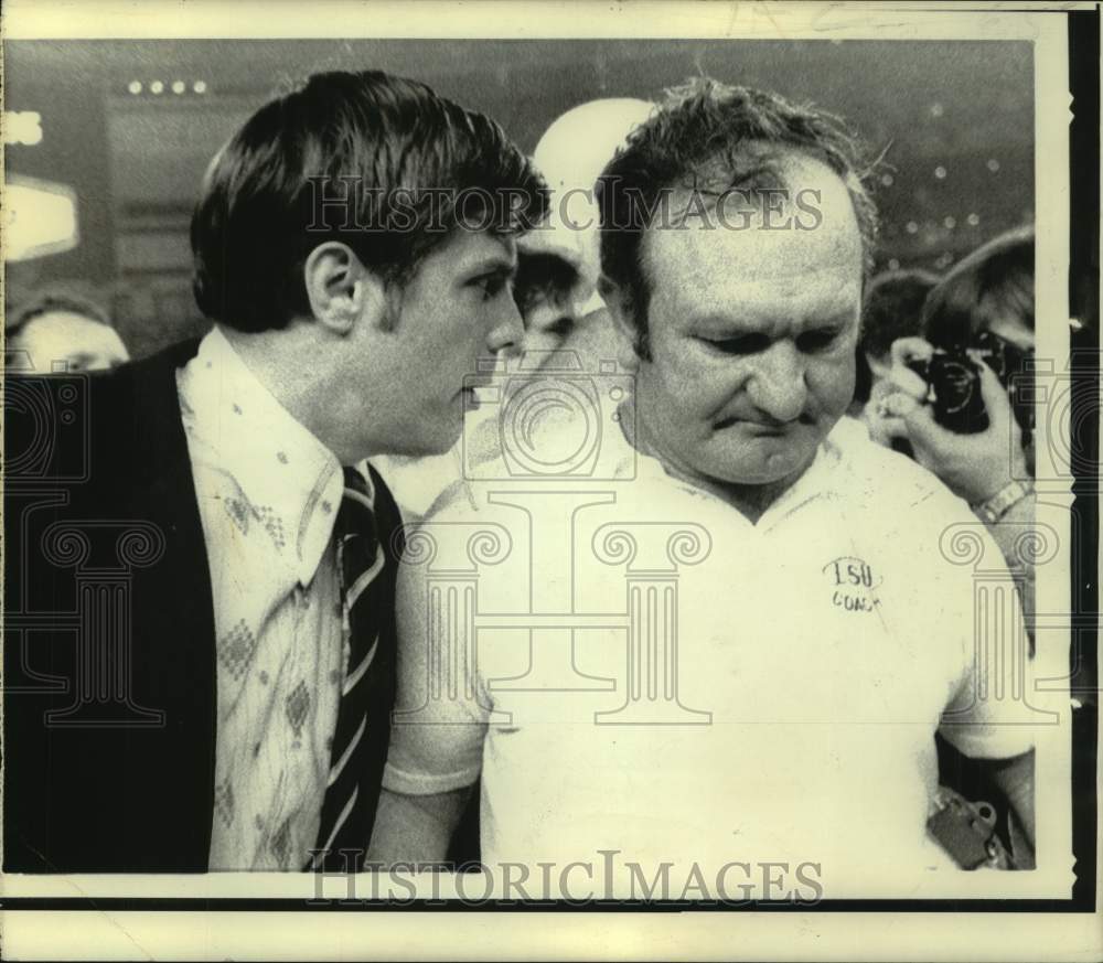 1973 Press Photo LSU football coach Charles McClendon interviewed after game- Historic Images