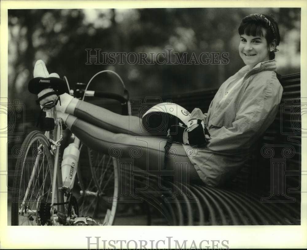 1989 Press Photo Cyclist Gina Mix and bicycle - nos24312- Historic Images