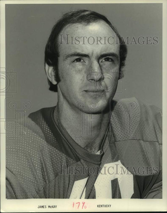 1972 Press Photo Kentucky football player James McKay poses for photo - Historic Images