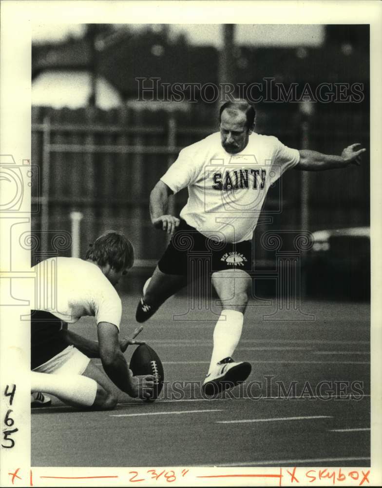 1982 Press Photo New Orleans Saints football players Guido Merkens, Toni Fritsch- Historic Images