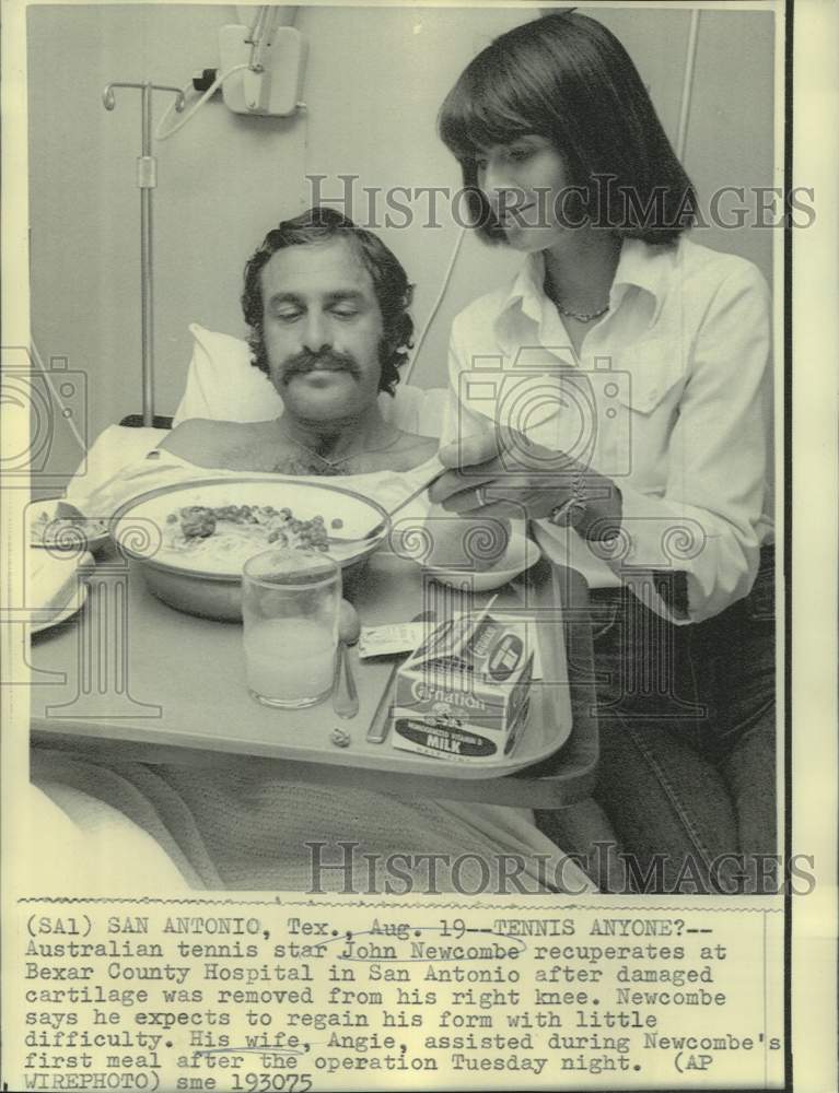 1975 Press Photo Tennis player John Newcombe with his wife Angie at TX hospital- Historic Images