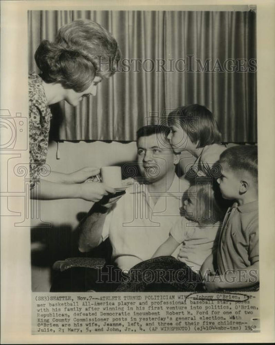 1962 Press Photo Athlete and politician Johnny O'Brien and family - nos26238-Historic Images