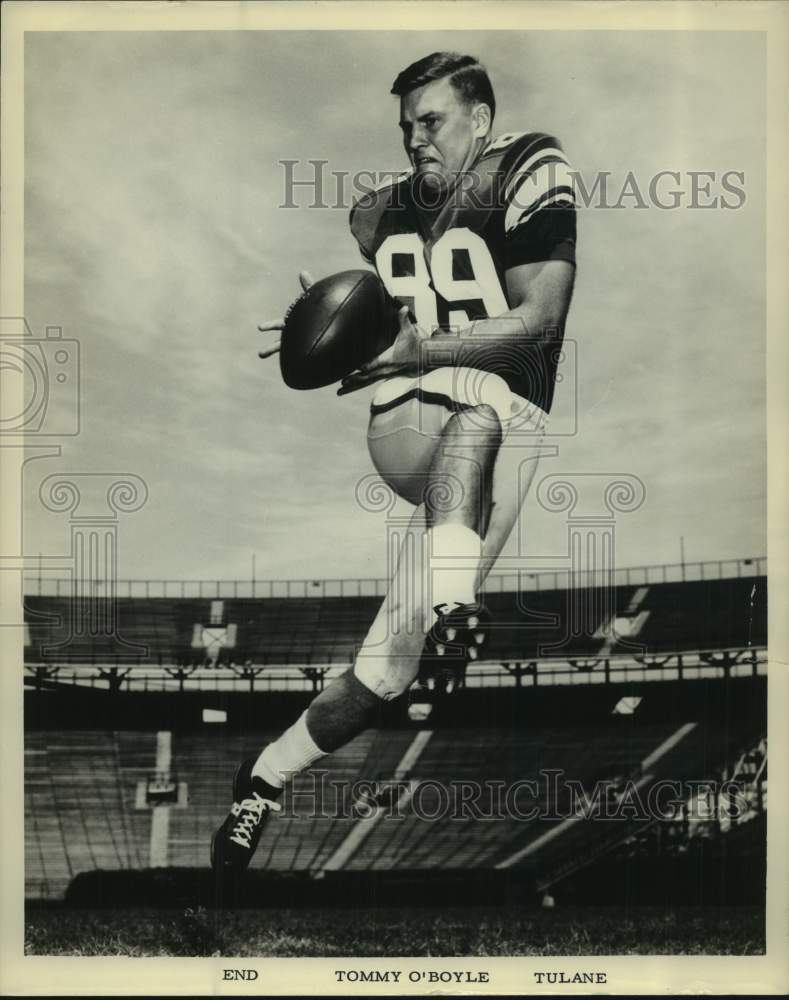 1964 Press Photo Tulane football player Tommy O&#39;Boyle catches ball in practice- Historic Images