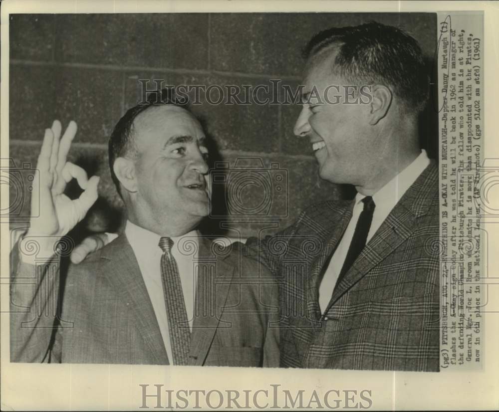 1961 Press Photo Pittsburgh Pirates baseball manager Danny Murtaugh gives A-Okay- Historic Images