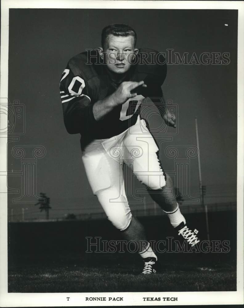 1965 Press Photo Texas Tech football tackle Ronnie Pack runs in practice- Historic Images