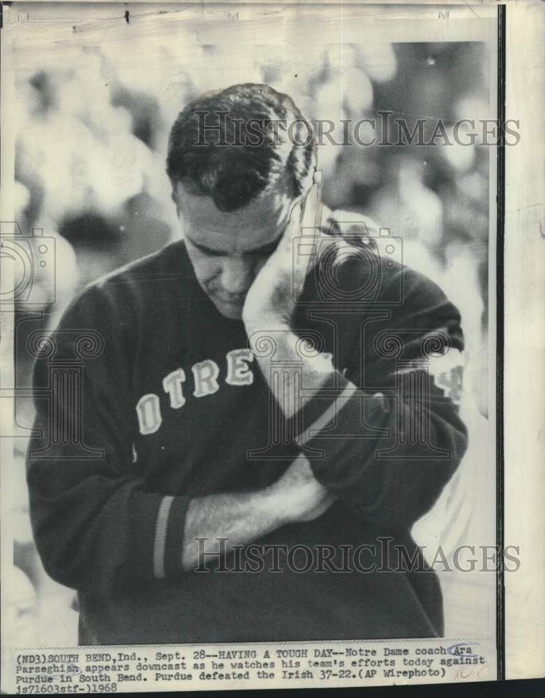 1968 Press Photo Football - Notre Dame's Coach Ara Parseghian Reacts to Loss - Historic Images