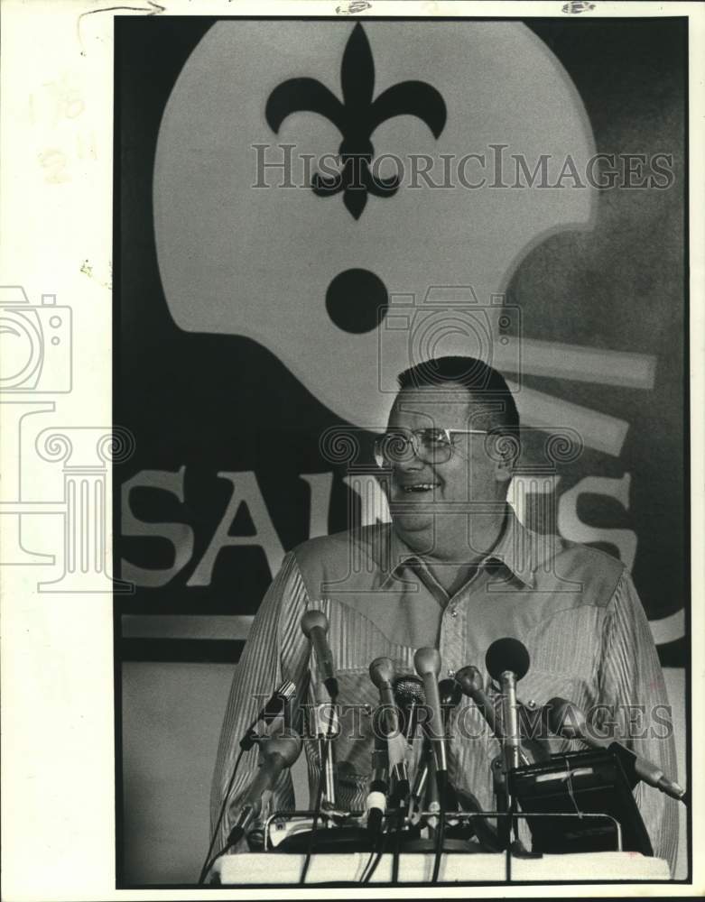 1983 Press Photo New Orleans Saints football coach &quot;Bum&quot; Phillips laughs - Historic Images