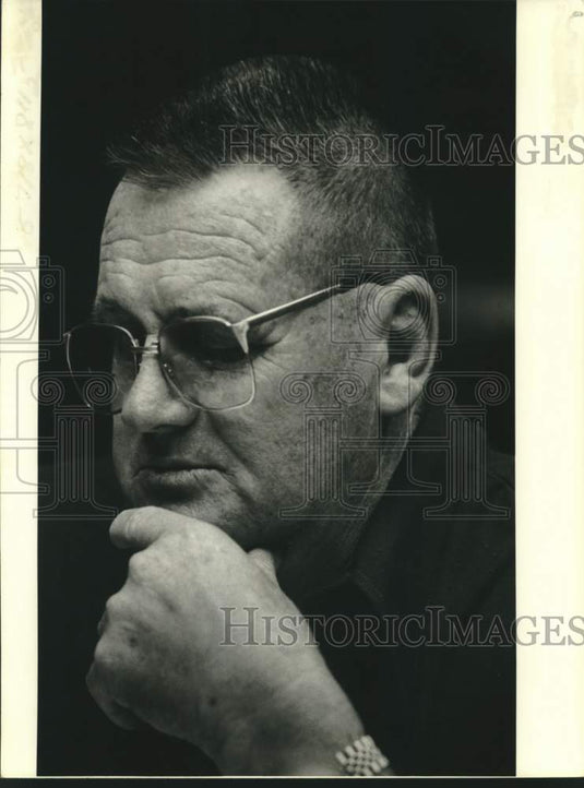 1982 Press Photo New Orleans Saints football coach "Bum" Phillips reflects- Historic Images
