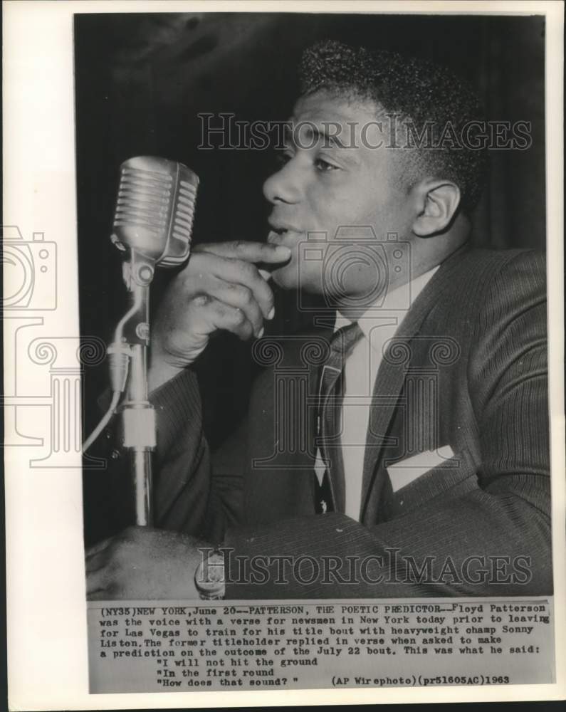 1963 Press Photo Boxer Floyd Patterson talks to reporters in New York - Historic Images