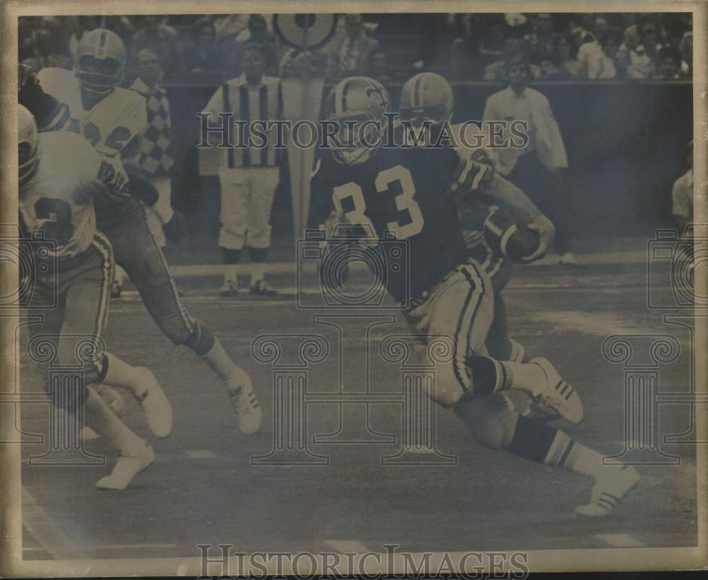 1972 Press Photo New Orleans Saints football player Dave Parks runs with ball - Historic Images