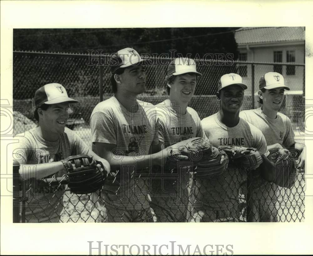 1986 Press Photo Baseball - Five Tulane Players at the Fence - nos29831 - Historic Images