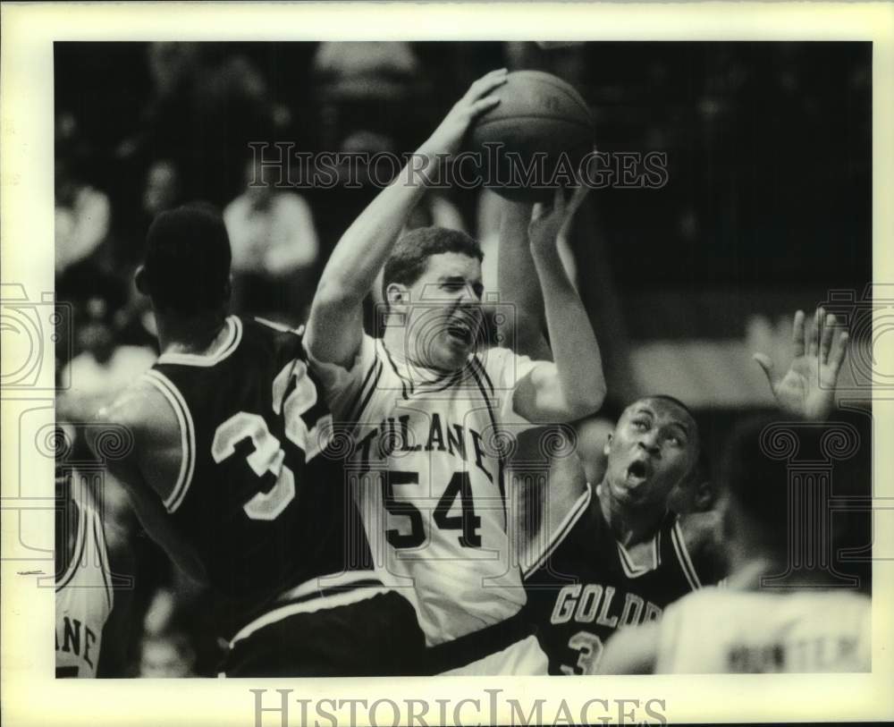 1990 Press Photo Tulane and Southern Mississippi play college basketball - Historic Images
