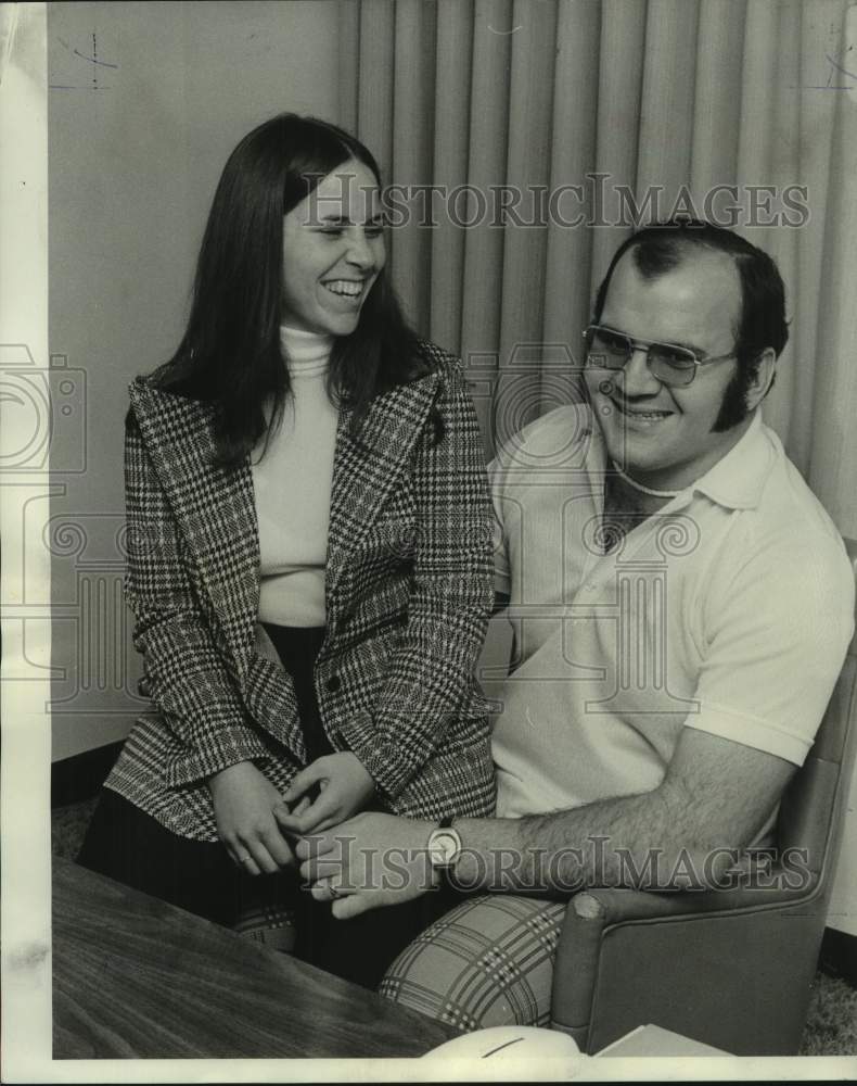 1975 Press Photo New Orleans Saints football player Kurt Schumacher, wife Jackie- Historic Images