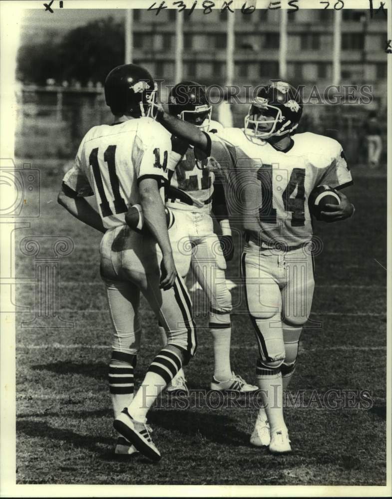 1979 Press Photo Arkansas football quarterback Kevin Scanlon jokes around in- Historic Images