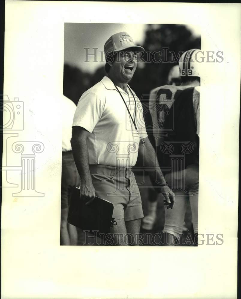 1985 Press Photo Rummel High School football George Ryan yells in practice - Historic Images