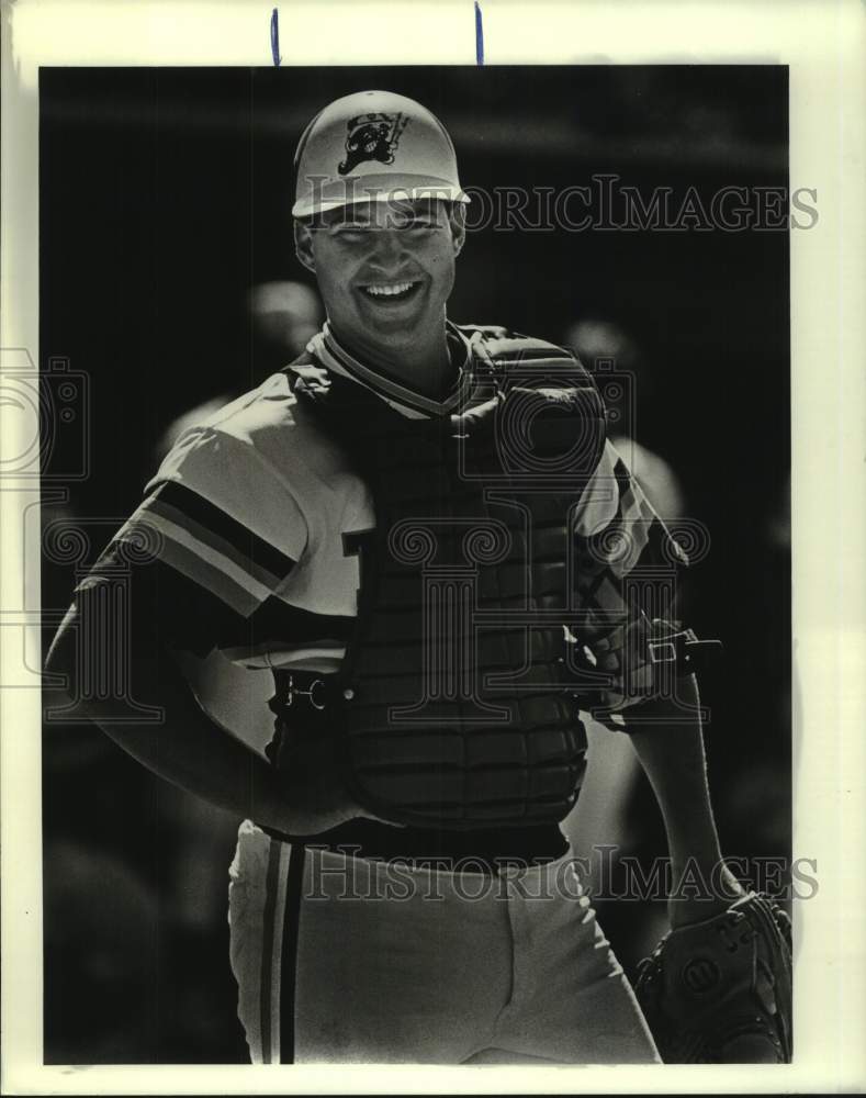 1988 Press Photo Baseball - Duke Robin, Tulane Catcher During Time Out - Historic Images