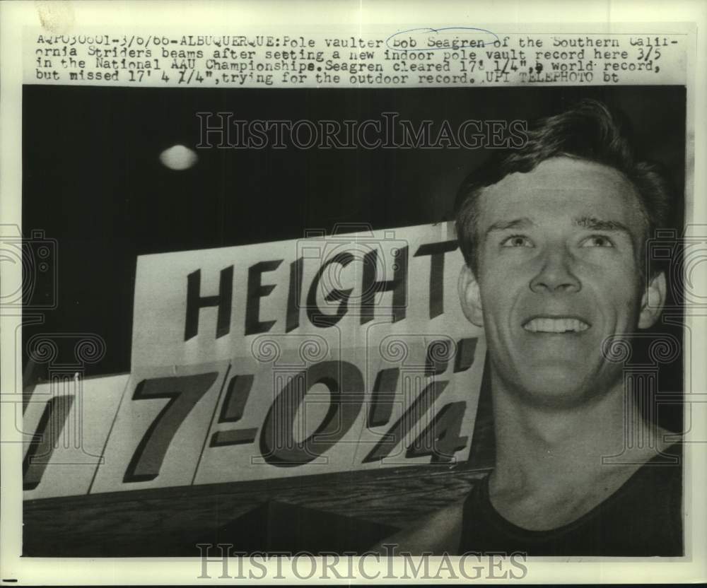 1966 Press Photo Southern California Striders pole vaulter Bob Seagren smiles - Historic Images