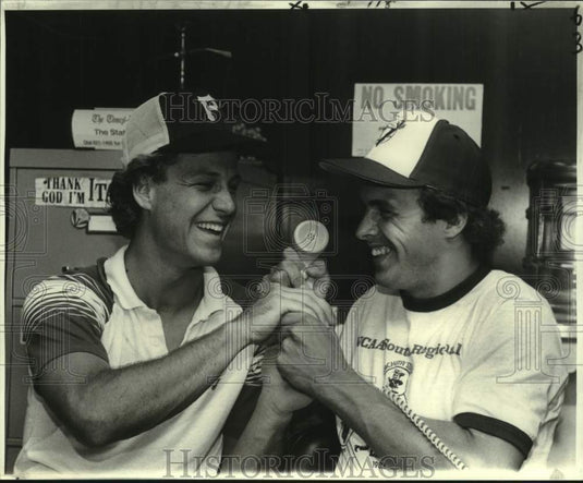 1982 Press Photo Jim Opie and U of New Orleans baseball player Augie Schmidt- Historic Images