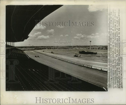 1957 Press Photo Roosevelt Raceway in Westburty, Long Island, New York- Historic Images