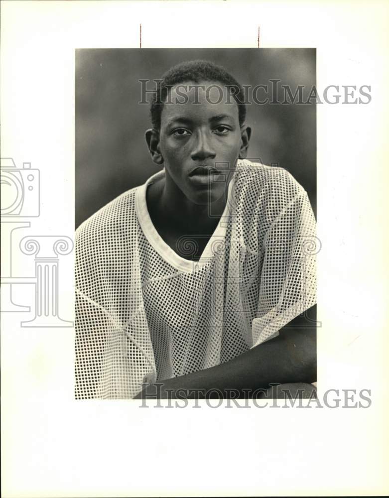 1985 Press Photo Charles Webb Jr., Ben Franklin Prep Football Quarterback - Historic Images