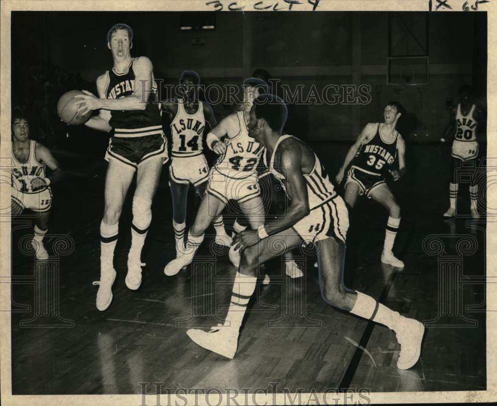 1970 Press Photo Cal Poly vs. LSUNO Basketball Game - nos32450 - Historic Images