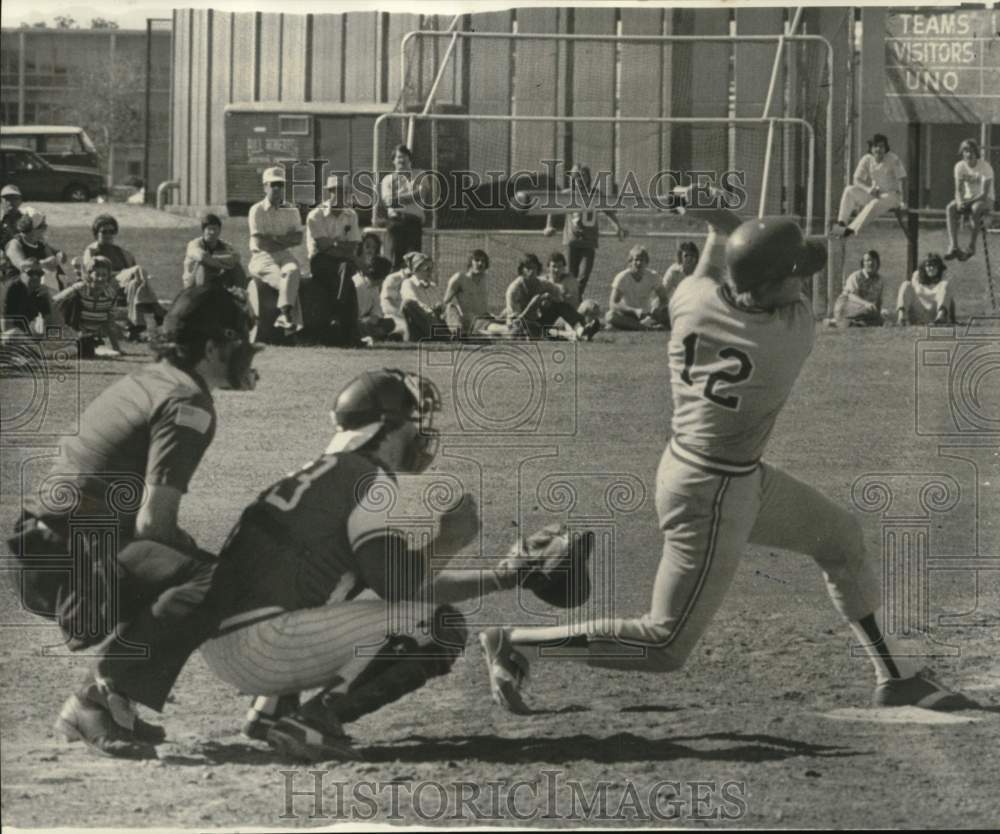 1977 Press Photo UNO Baseball Player Leroy &quot;Space&quot; Weimer&quot; at Bat - nos32511 - Historic Images