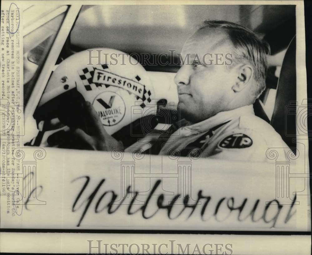 1967 Press Photo Driver Cale Yarborough Practicing at Charlotte Motor Raceway - Historic Images