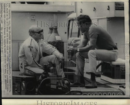 1968 Press Photo Cale Yarborough with Fred Lorenzen in Charlotte, North Carolina- Historic Images
