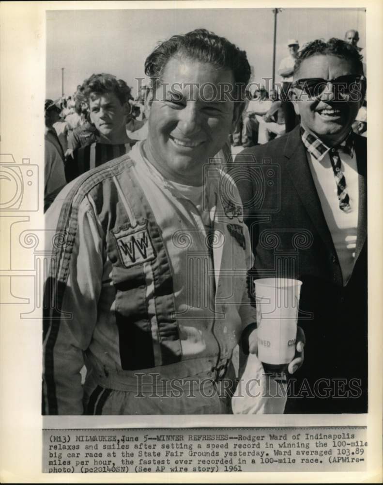 1961 Press Photo Rodger Ward at Car Race at Milwaukee State Fair Grounds - Historic Images