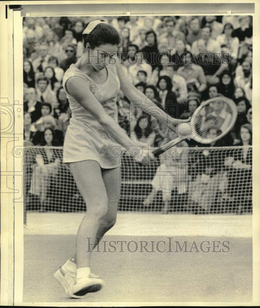 1974 Press Photo Virginia Wade at Virginia Slims Tennis Finals - nos33028 - Historic Images