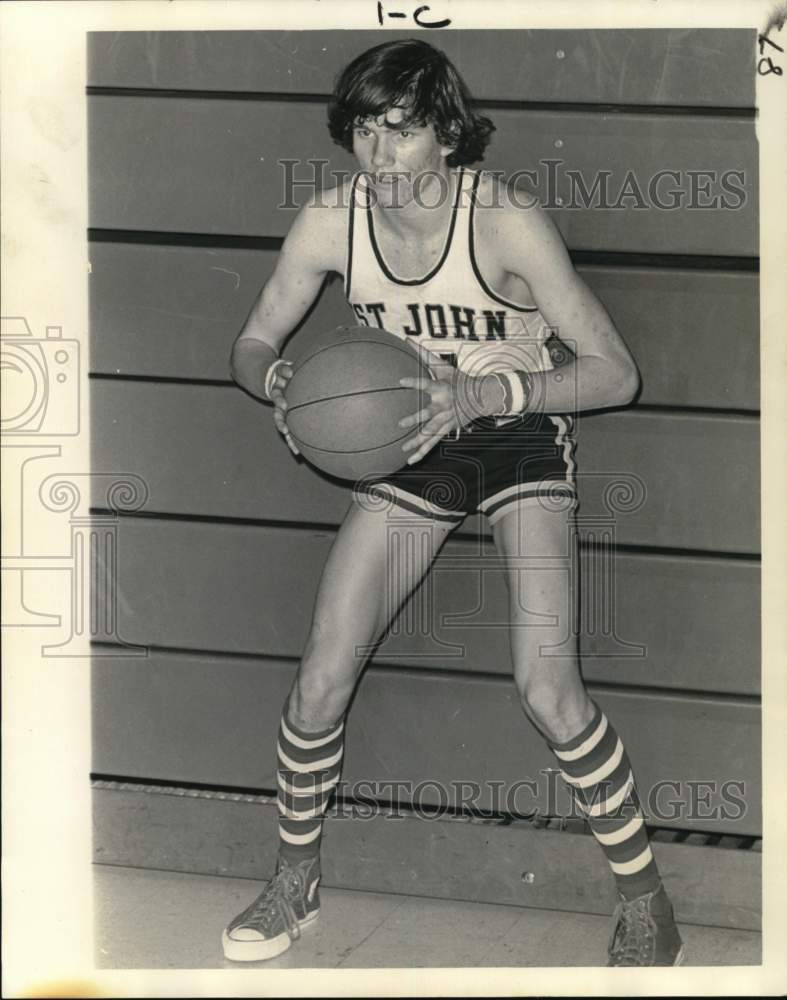 1973 Press Photo Phil Williams, #21 St. John Basketball Player - nos33145 - Historic Images