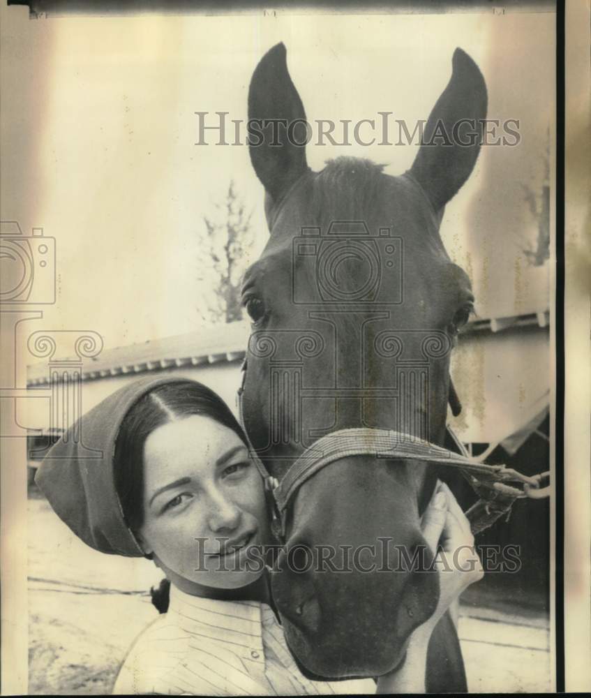 1969 Press Photo Barbara Jo Rubin with Racehorse Stoneland at Tropical Park - Historic Images