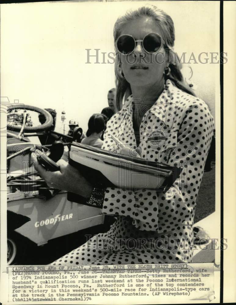 1974 Press Photo Betty Rutherford at Pocono International Speedway - n ...