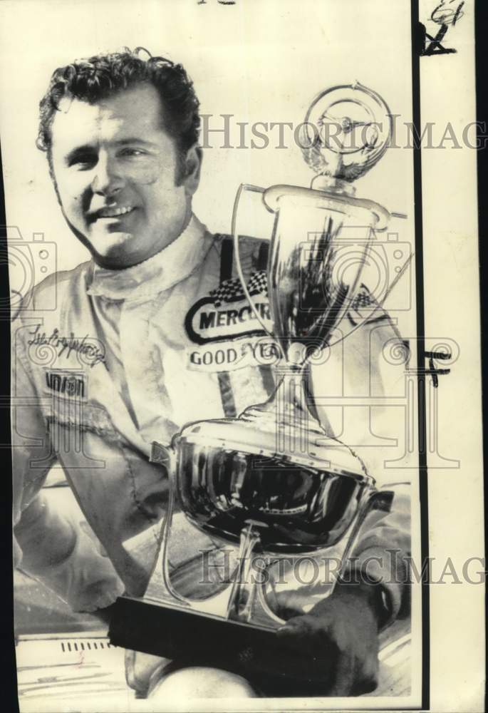 1969 Press Photo Lee Roy Yarbrough After Win - nos33596- Historic Images