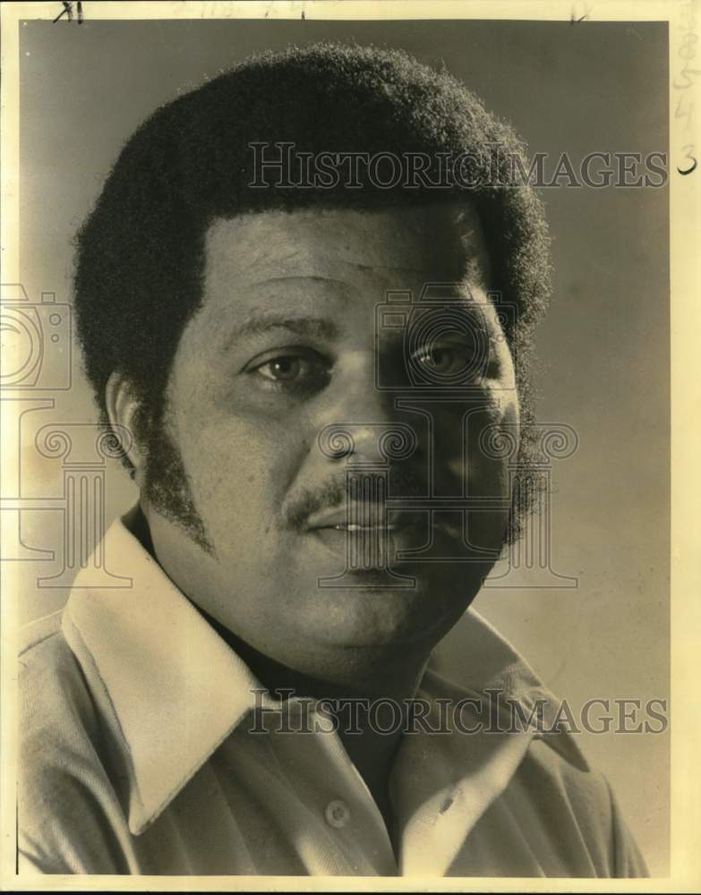 1982 Press Photo Charles Ross St Augustine Football Coach Nos33636 1982-press-photo-charles-ross-st-augustine-football-coach-nos33636