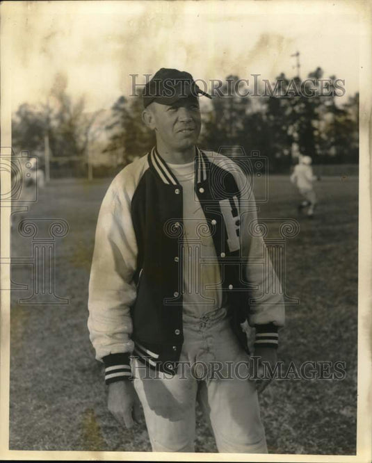 1967 Press Photo Football Coach Frank Young - nos33722 - Historic Images