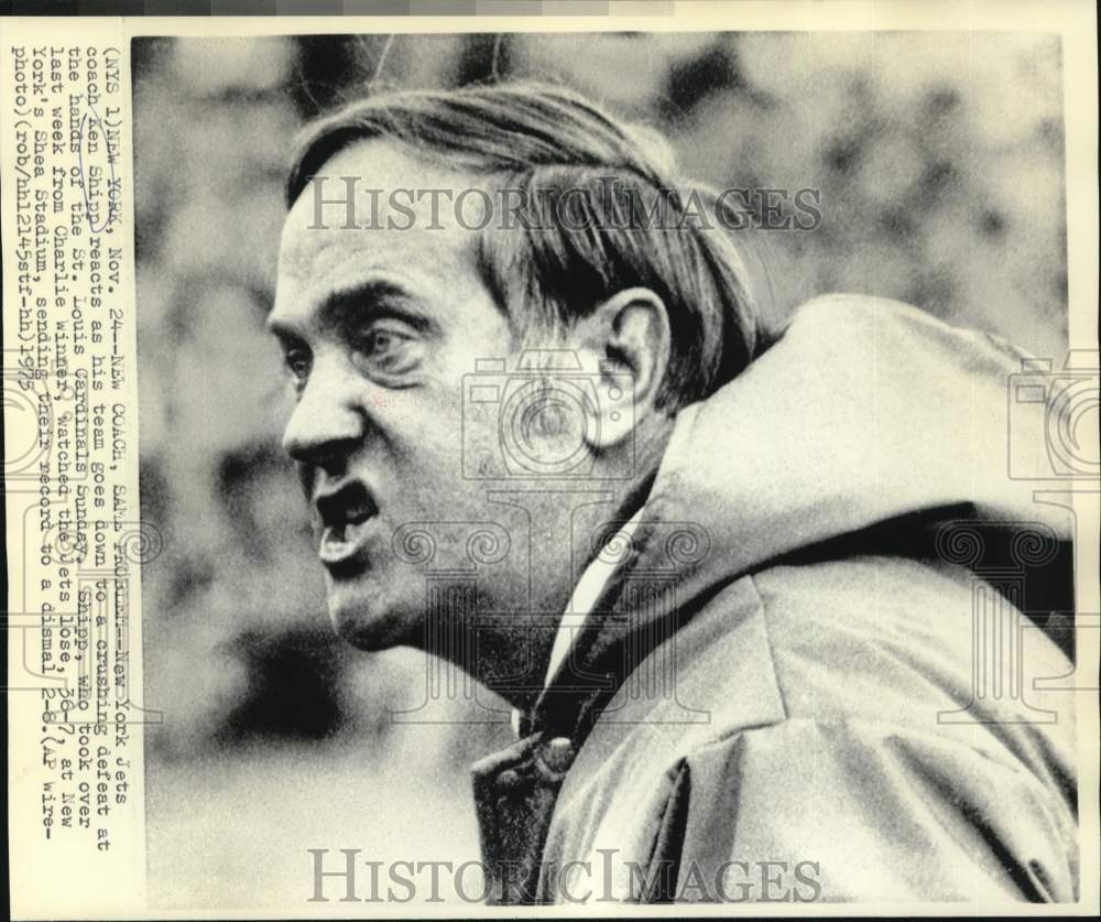 1975 Press Photo Jets coach Ken Shipp reacts to huge loss to St. Louis Cardinals- Historic Images