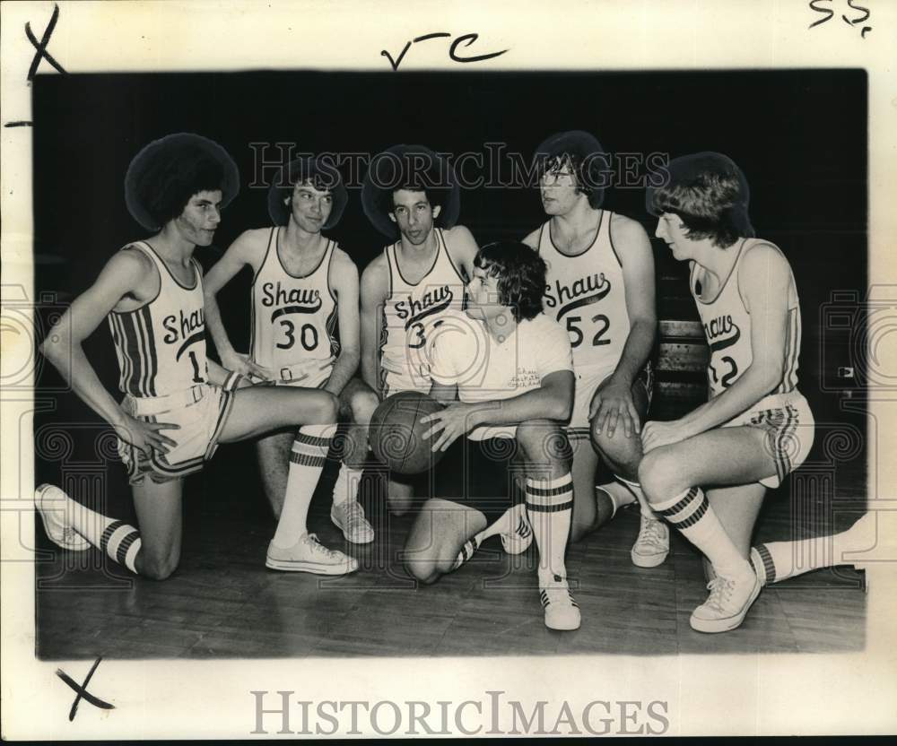 1974 Press Photo New Shaw High basketball coach David Andignac with starting 5 - Historic Images