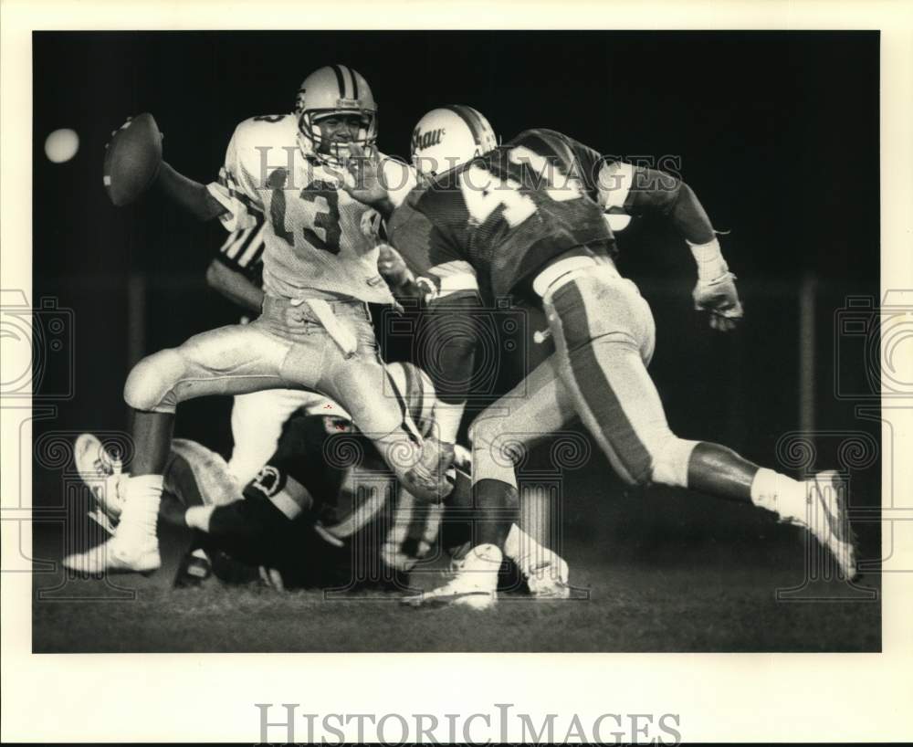 1989 Press Photo Archbishop Shaw High School football action - nos35068 - Historic Images