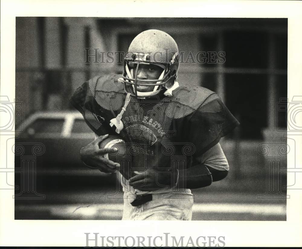 1985 Press Photo Warren Easton High football running back Ralph Weatherspoon - Historic Images