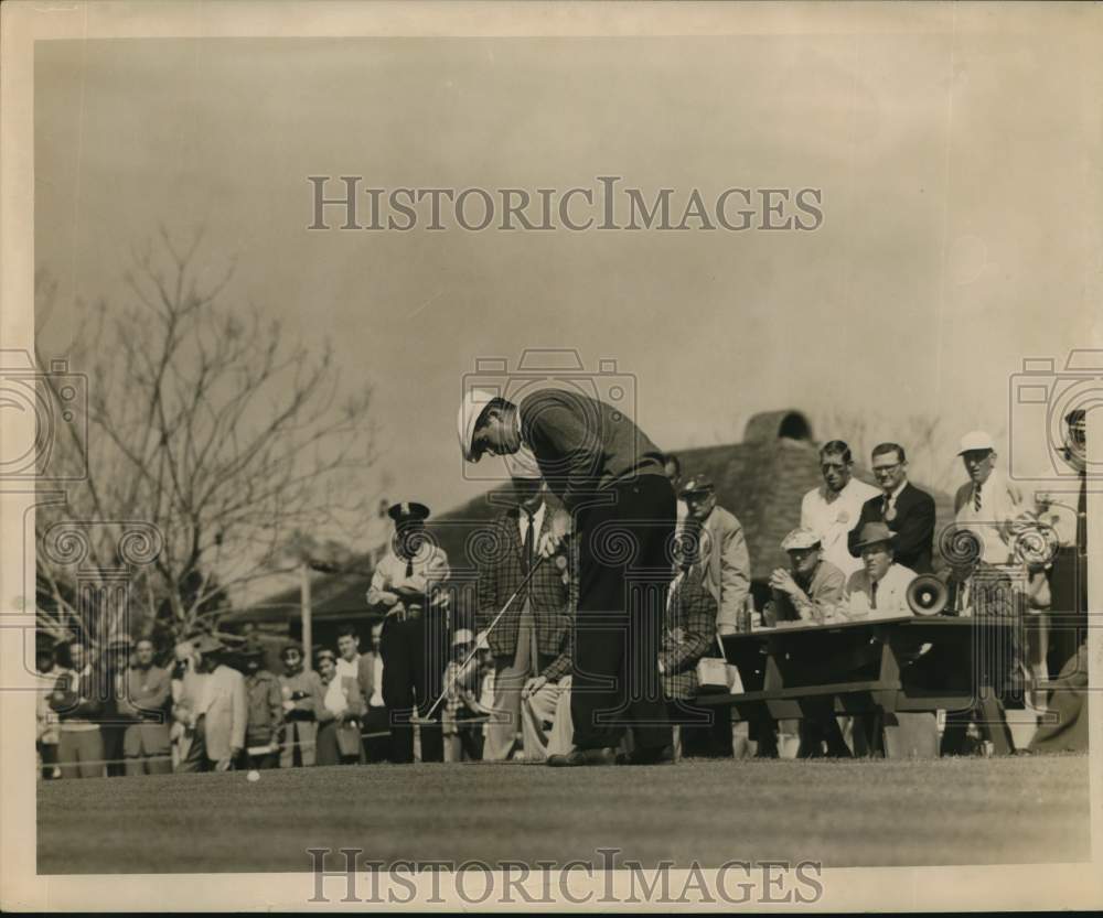 1967 Press Photo Golfer Ken Venturi tees off - nos35171- Historic Images