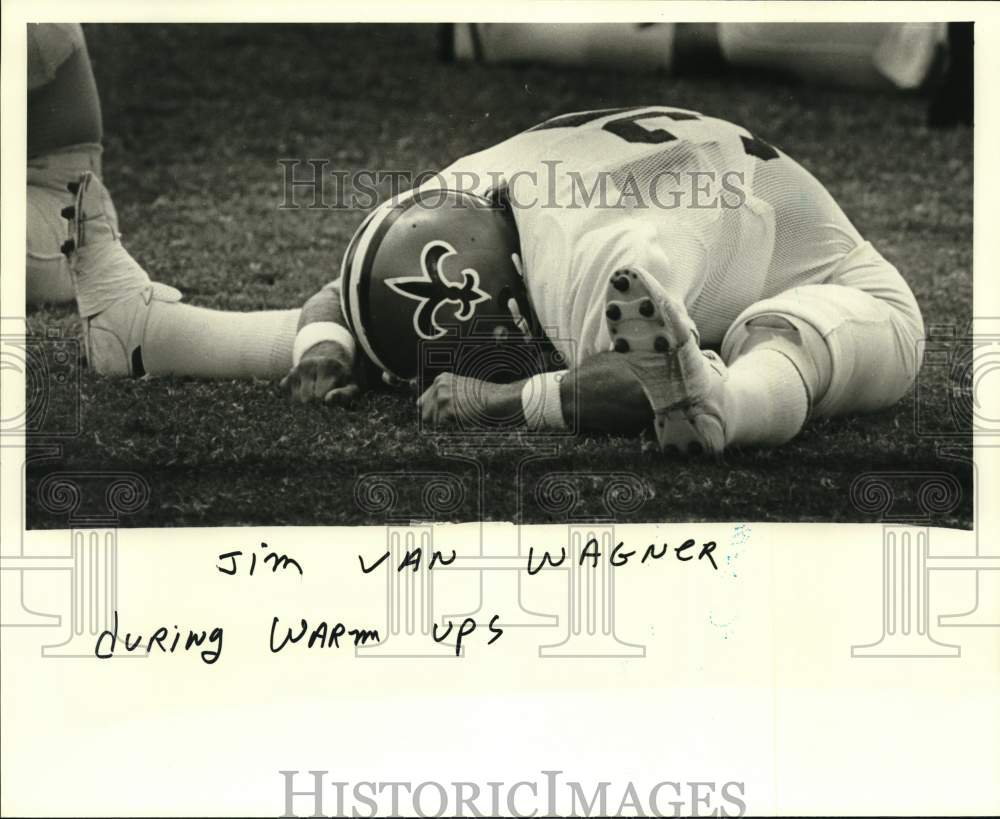 1978 Press Photo New Orleans Saints football player Jim Van Wagner in warm-ups- Historic Images