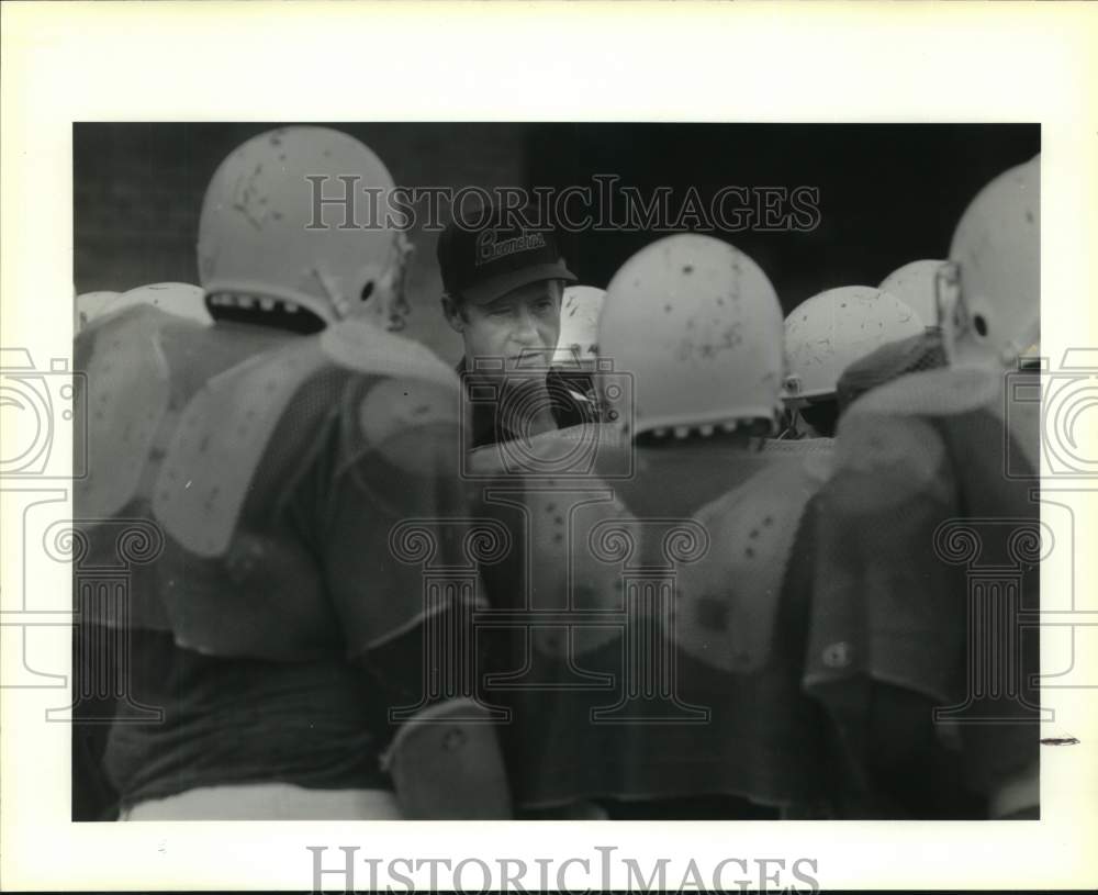 1990 Press Photo Bob Smith, new for Port Sulphur Broncos, with team - Historic Images