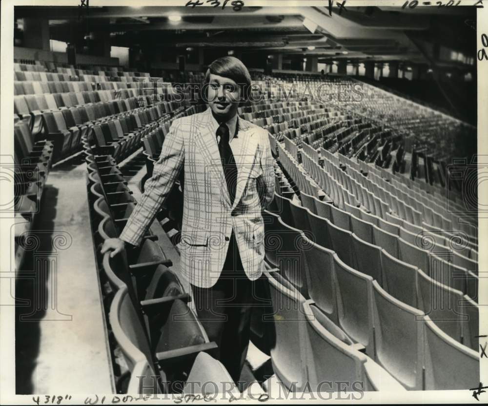 1977 Press Photo Superdome&#39;s vice president for operations David Skinner-Historic Images